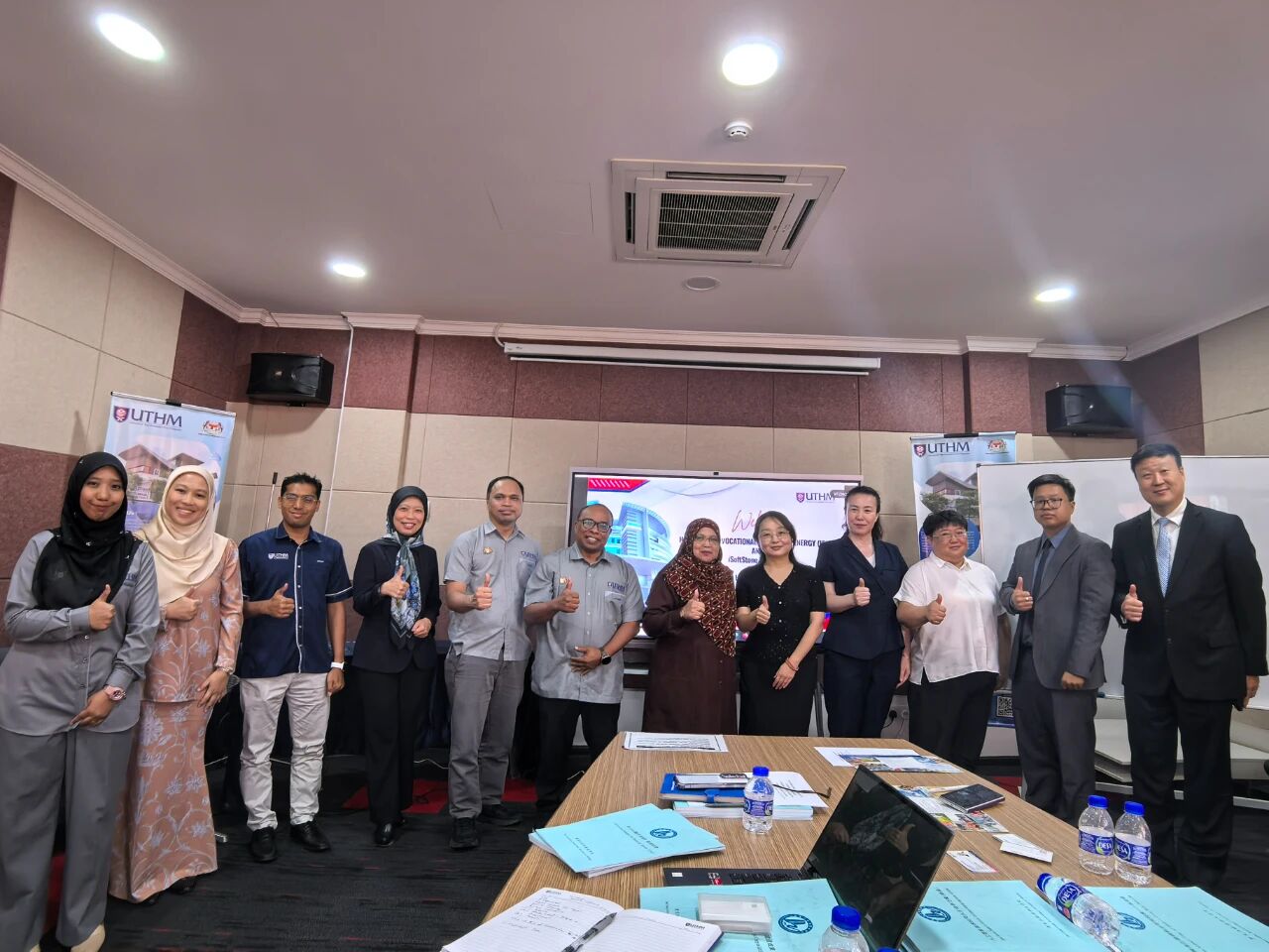 1761894297360799.jpg 8.jpg