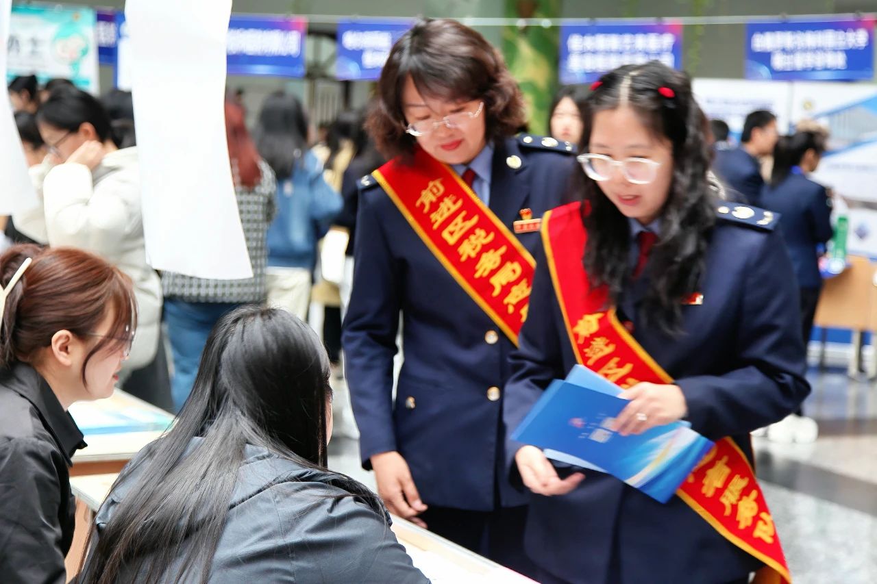 1745998209129462.jpg 1745998209129462.jpg