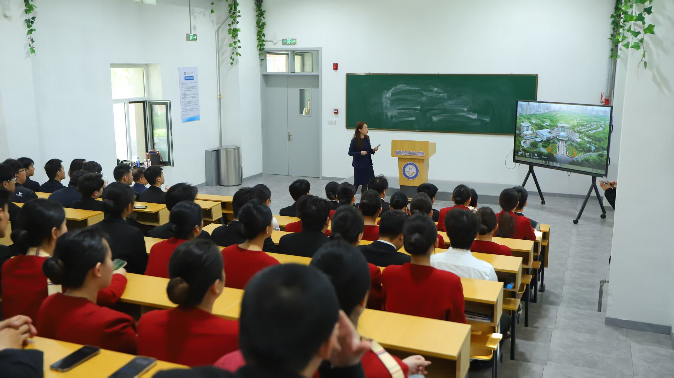 1747998490758449.jpg 77793469f7026f924eca68a1dc8f285.jpg